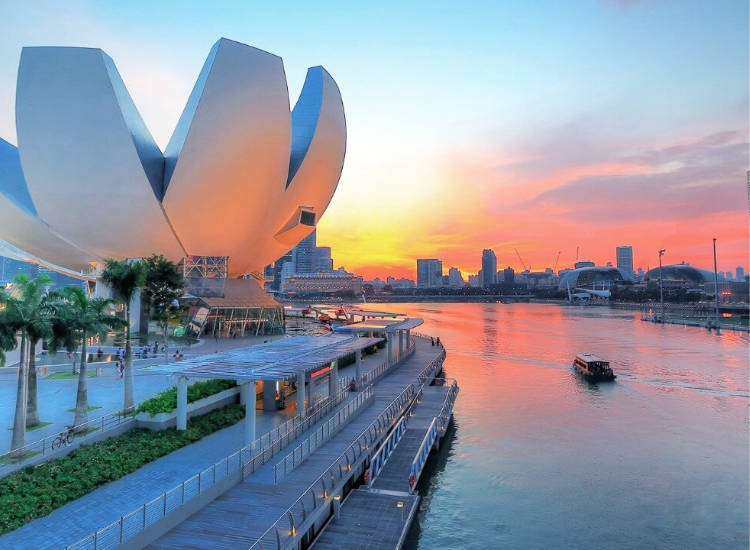 ArtScience Museum phong cách kiến trúc hiện đại ArtScience Museum Singapore phù hợp cho bộ ảnh du lịch hiện đại và đẳng cấp
